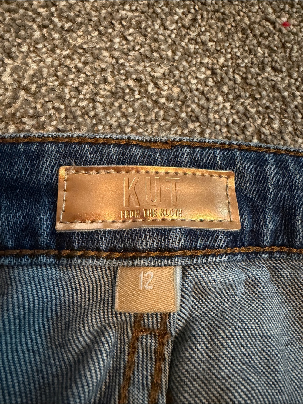 Kut from the Kloth Men's Blue Denim Jeans with Brown Leather Label